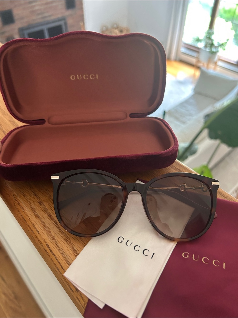 Gucci Brown Gradient Round Sunglasses with Gold Accents